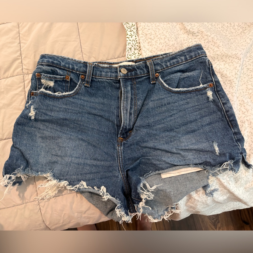 High rise curve love mom short